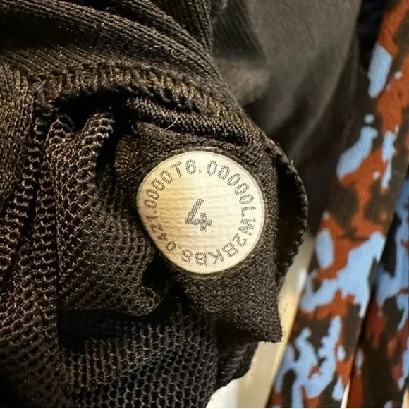 Lululemon Energy Bra Size 4 Leopard Camo Blue - Picture 6 of 6